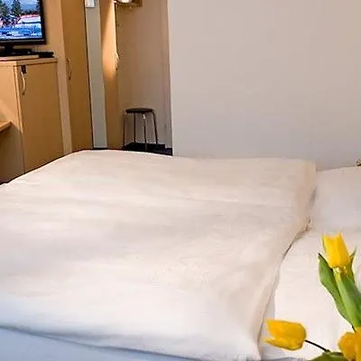 Cresta Hotel
