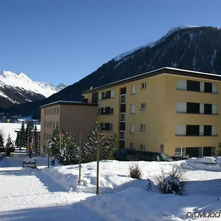 Cresta 3*
