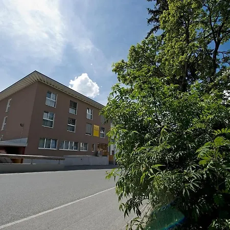 Cresta Hotel