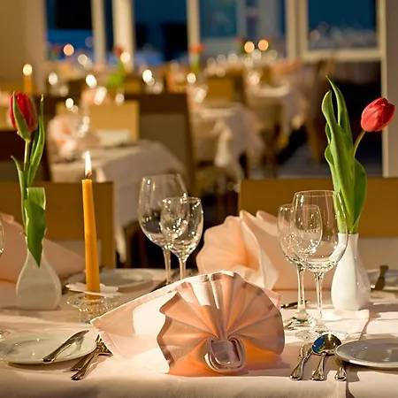 Cresta Hotel